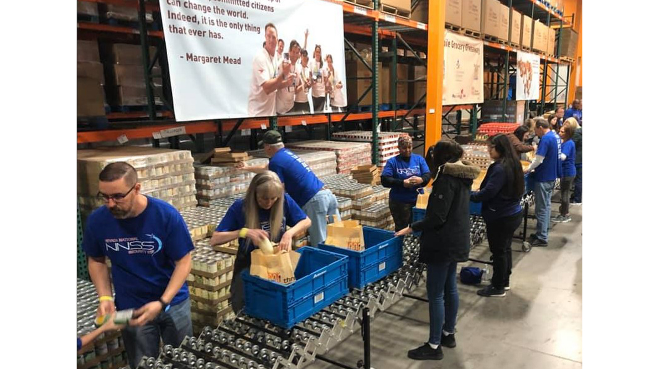 volunteers at Three Square Food Bank